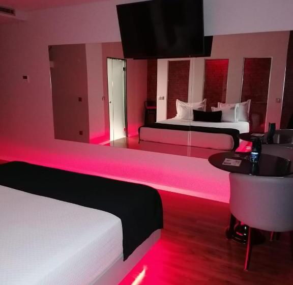 غرفة سوبيريور سرير كينج, Motel Eleven