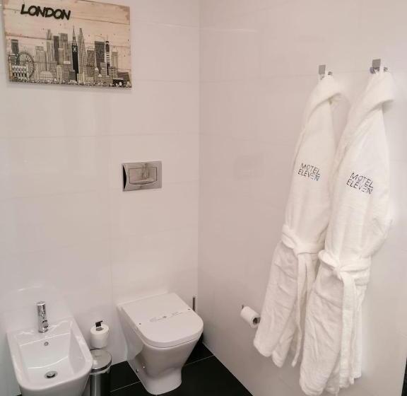 غرفة سوبيريور سرير كينج, Motel Eleven