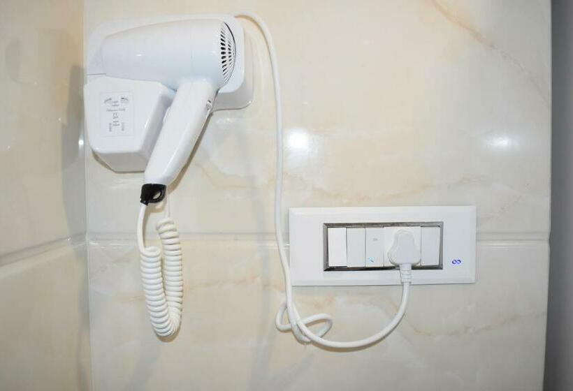 غرفة ديلوكس, The Grand Hotel, Muzaffarpur