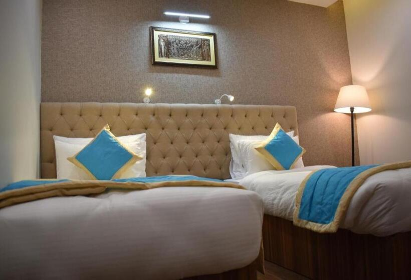 高级大房间, The Grand Hotel, Muzaffarpur