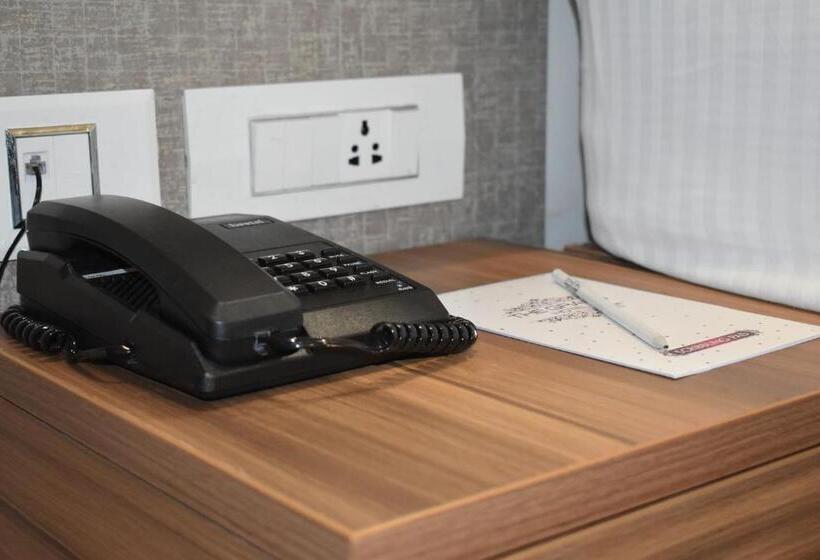 غرفة ديلوكس, The Grand Hotel, Muzaffarpur