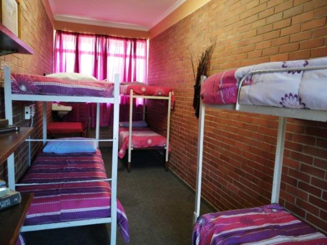 ファミリールーム, Dirkie Uys Backpackers