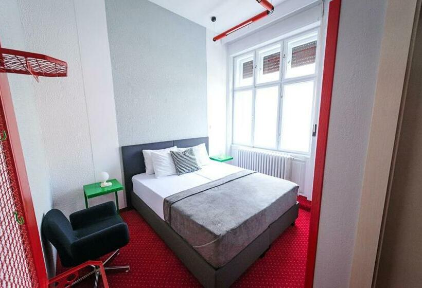 اتاق استاندارد, Pb Urban Garden Stay With Secured Parking