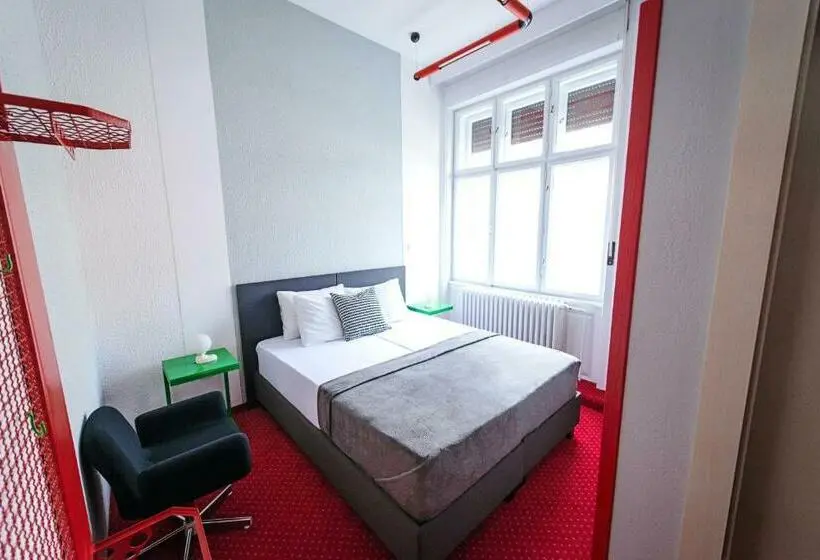 اتاق استاندارد, Pb Urban Garden Stay With Secured Parking