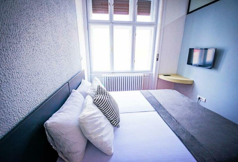 اتاق استاندارد, Pb Urban Garden Stay With Secured Parking
