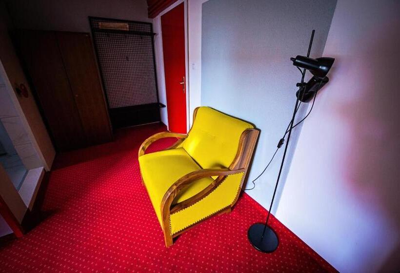 اتاق سوپریور با چشم‌انداز باغ, Pb Urban Garden Stay With Secured Parking