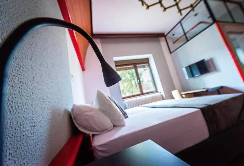 اتاق سوپریور با چشمانداز باغ, Pb Urban Garden Stay With Secured Parking