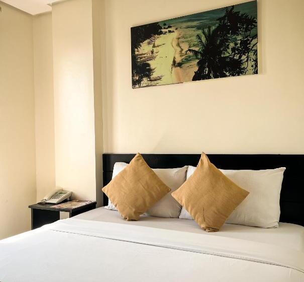 اتاق لوکس, Navarro