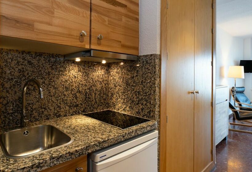 Студио Стандарт Боковой Вид на Море, Apartamentos Bajondillo