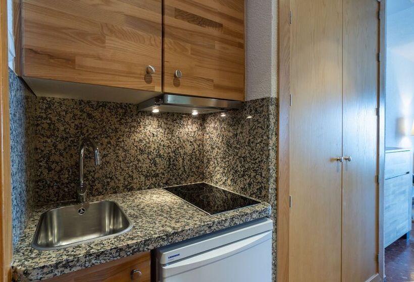 Студио Стандарт Боковой Вид на Море, Apartamentos Bajondillo