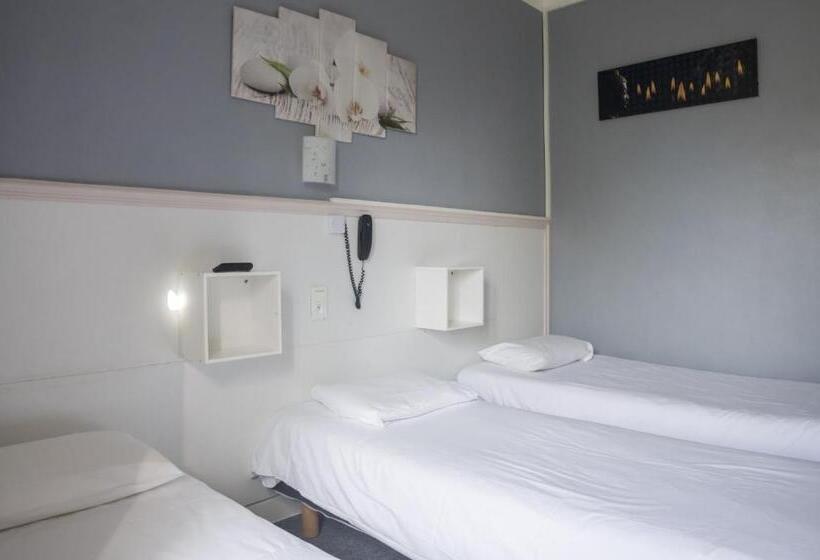 اتاق استاندارد سه نفره, Citotel Hôtel Cesar