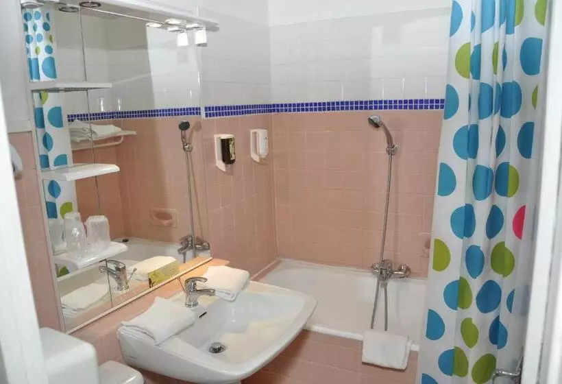スーペリアファミリールーム, Citotel Hôtel Cesar