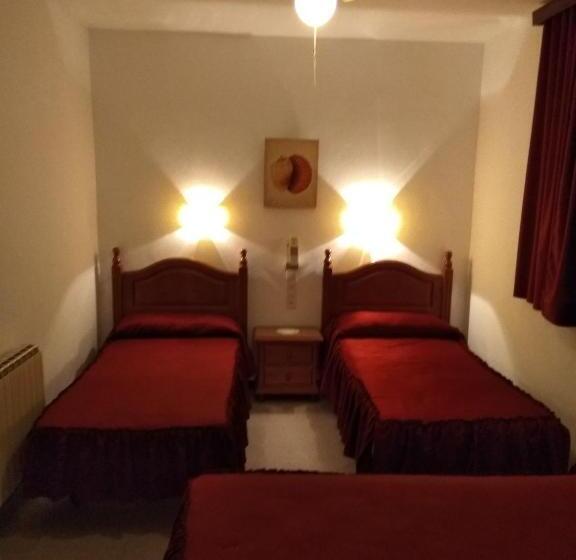 חדר סטנדרט לשלושה, Hostal San Francisco