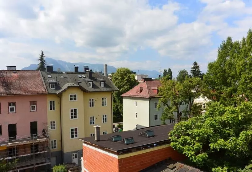 اتاق استاندارد یک نفره, Adlerhof