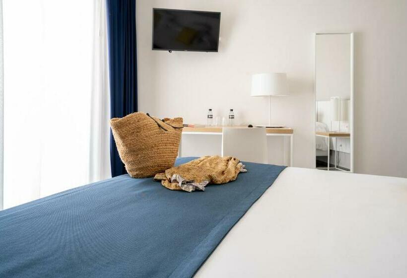 패밀리 룸, Agaro