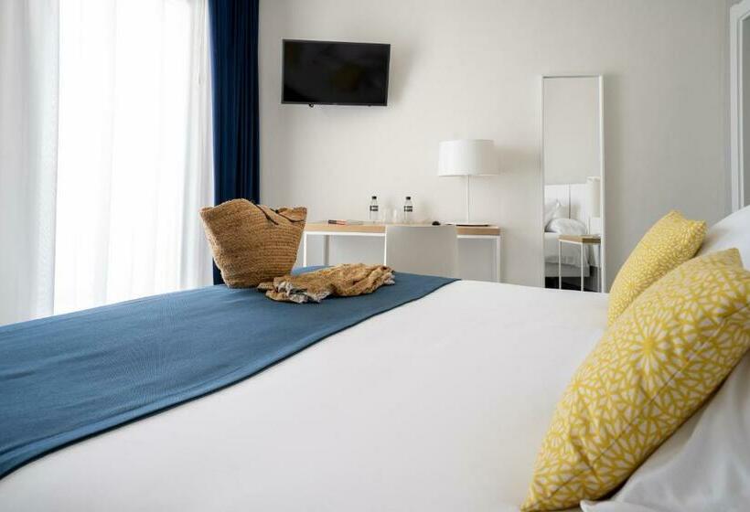 패밀리 룸, Agaro