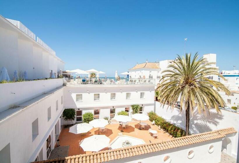 수피리어 룸, Agaro