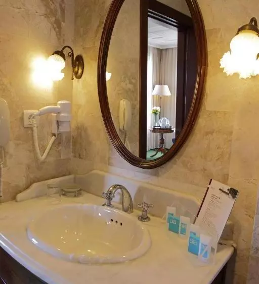 Junior Suite, Anemon Koleksiyon Galata Otel