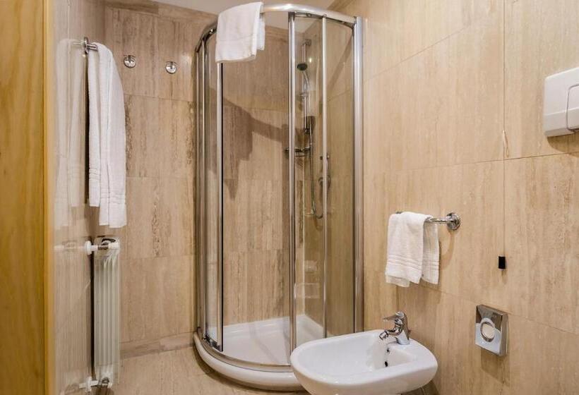 חדר סטנדרט, Exe Domus Aurea