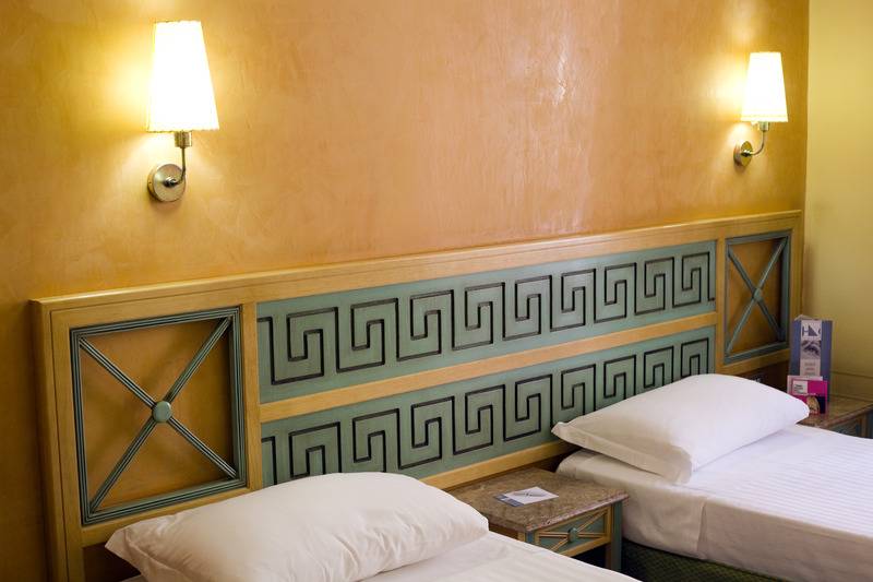 חדר סטנדרט, Exe Domus Aurea