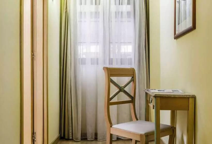 Standard Kolmen Hengen Huone, Exe Domus Aurea