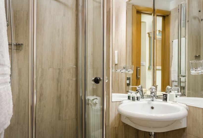 חדר סטנדרט יחיד, Exe Domus Aurea