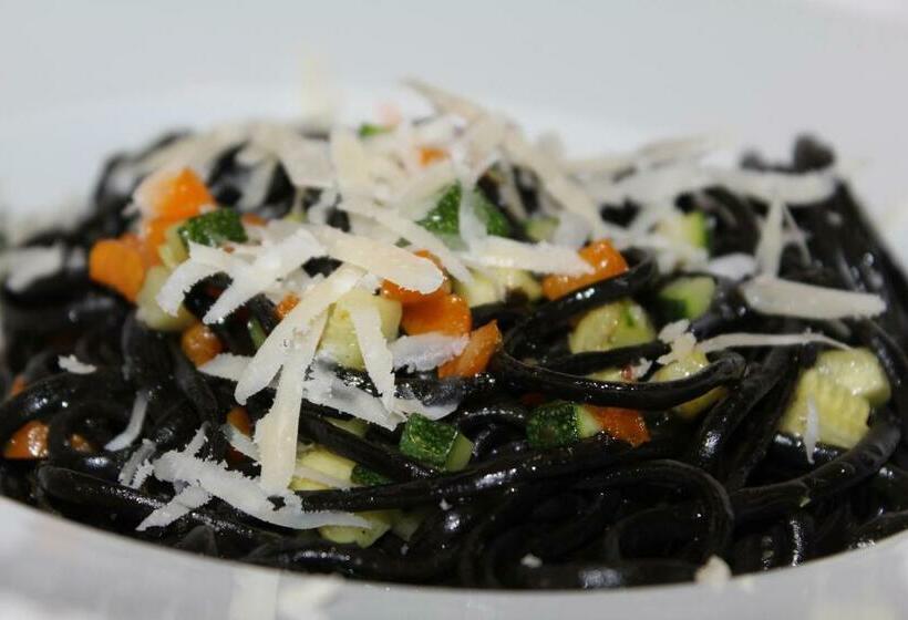 اتاق رمانتیک, The Lince Braga