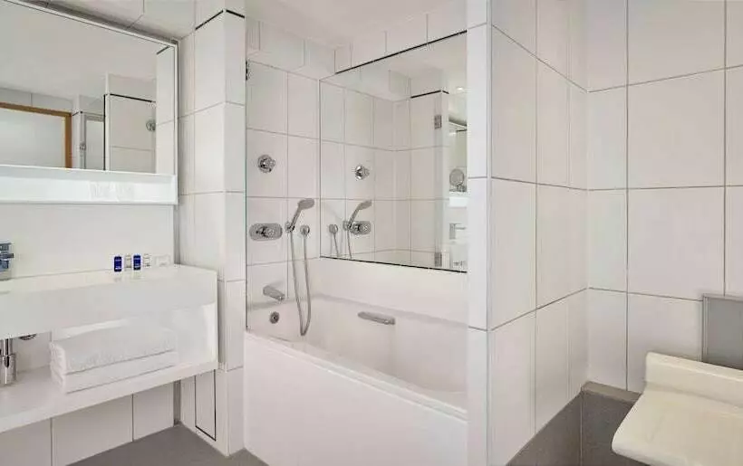 اتاق اجرایی, Park Plaza Victoria London