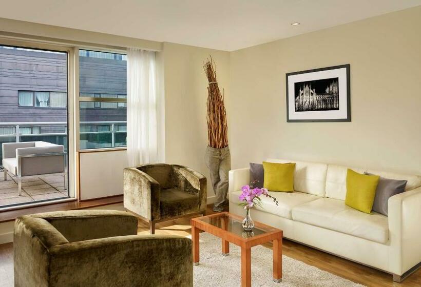 Апартаменты 1 Спальня, Park Plaza Victoria London