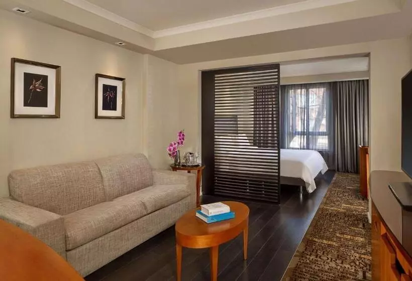 استودیو اجرایی, Park Plaza Victoria London