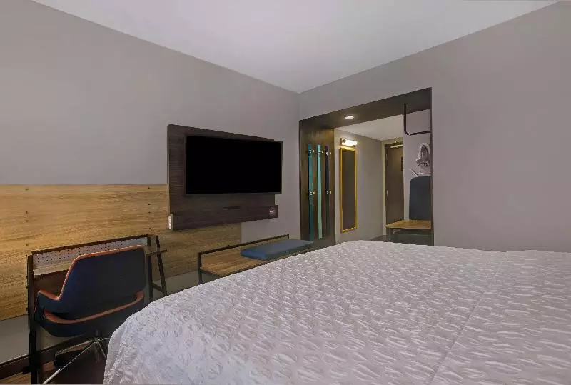 استودیو اجرایی, Park Plaza Victoria London