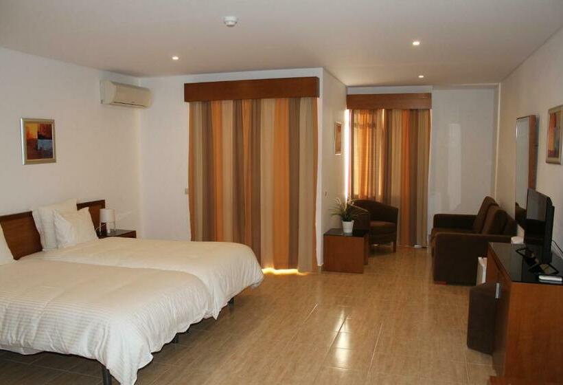 חדר משפחתי, Pinhal Do Sol