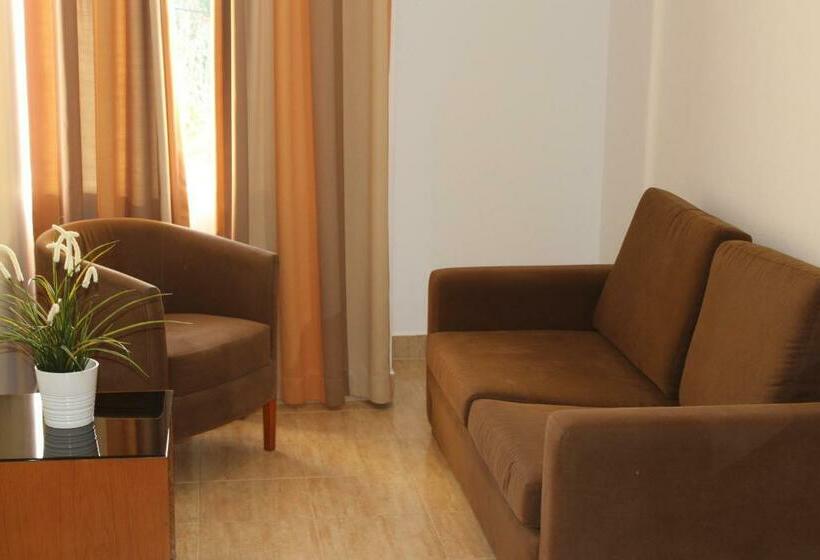 חדר משפחתי, Pinhal Do Sol