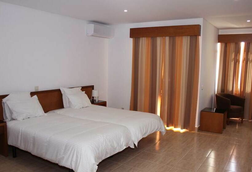 חדר משפחתי, Pinhal Do Sol