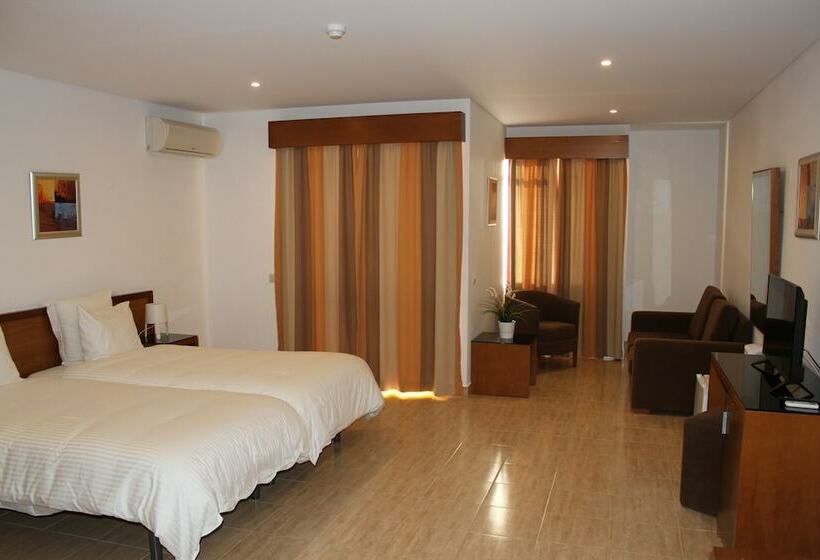 חדר משפחתי, Pinhal Do Sol