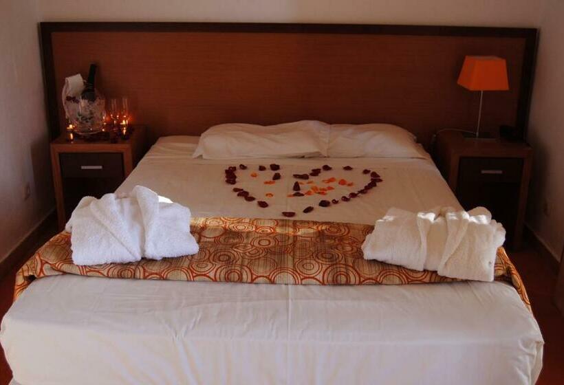 Romantic Room, Pinhal Do Sol
