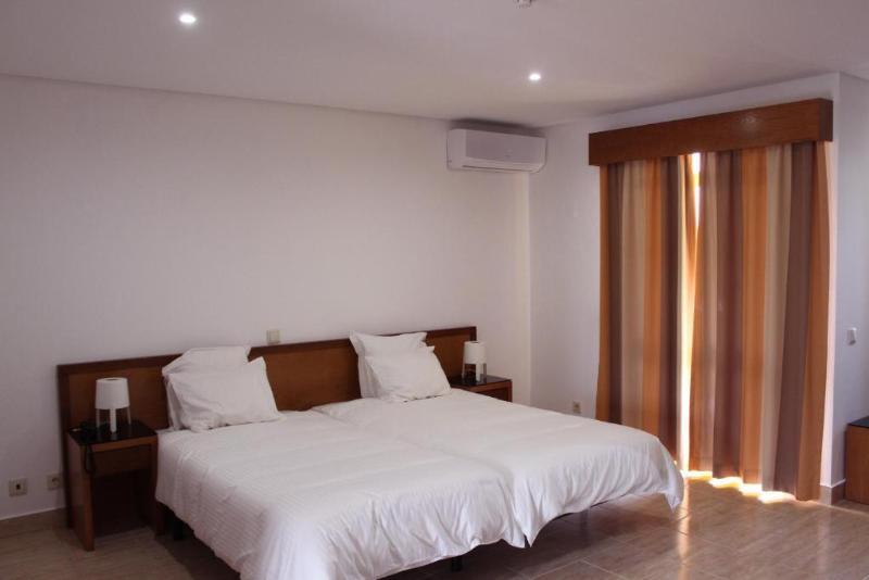 חדר משפחתי, Pinhal Do Sol