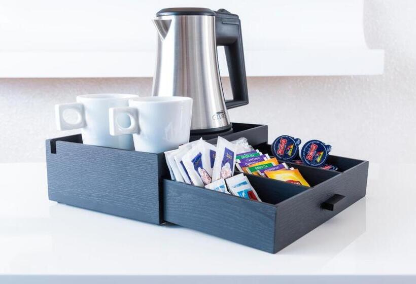 Номер Стандарт, Salles Ciutat Del Prat Barcelona Airport