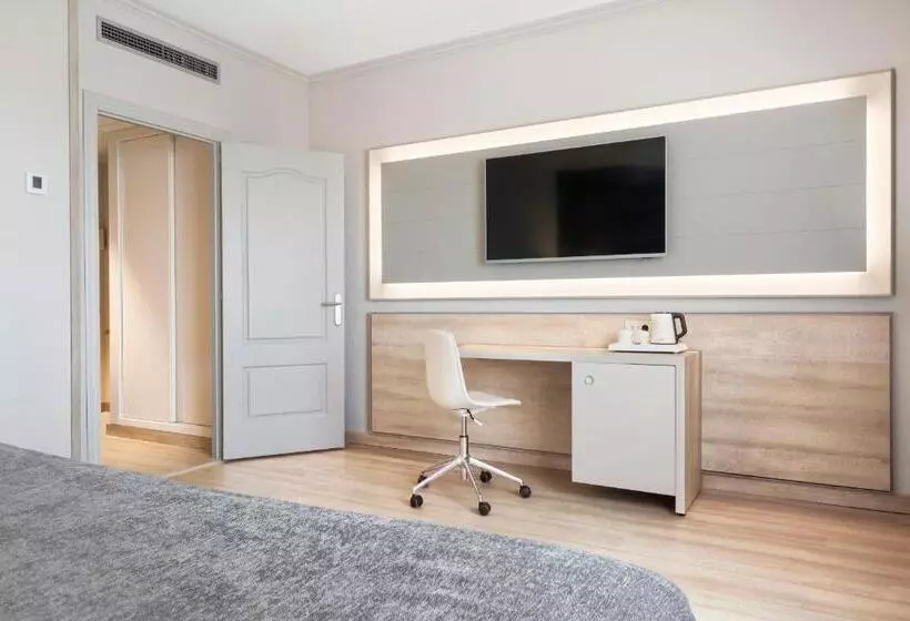 اتاق استاندارد, Salles Ciutat Del Prat Barcelona Airport
