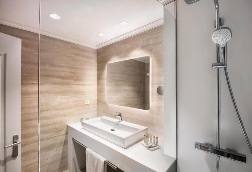 Номер Стандарт, Salles Ciutat Del Prat Barcelona Airport