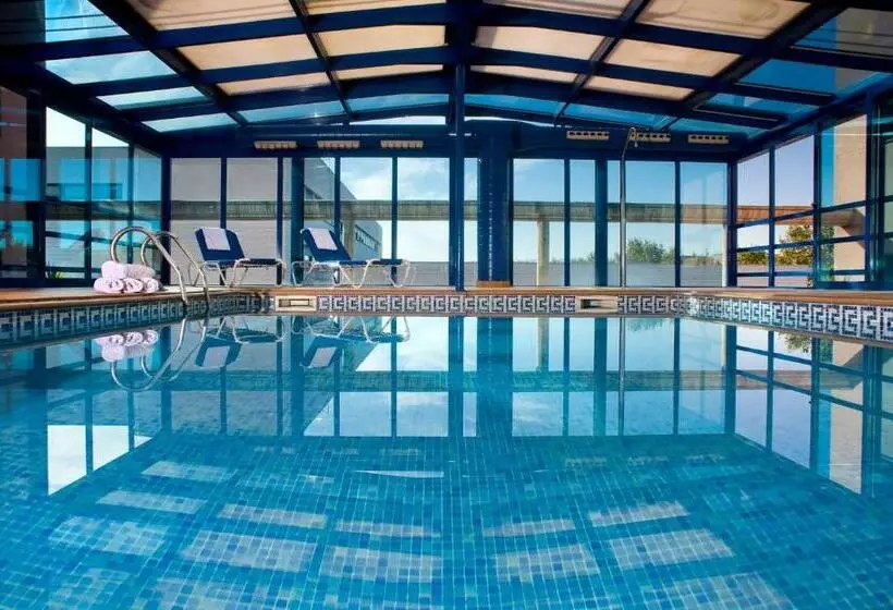 اتاق استاندارد, Salles Ciutat Del Prat Barcelona Airport
