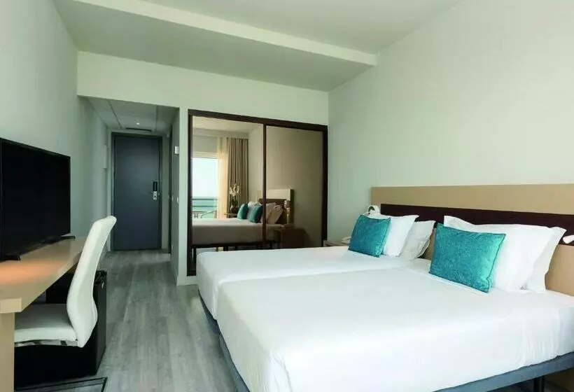 اتاق پرمیوم با چشم‌انداز دریا, Tryp by Wyndham Lisboa Caparica Mar