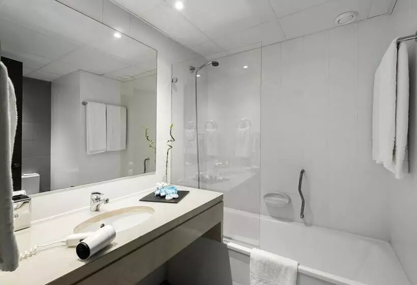 اتاق پرمیوم با چشم‌انداز دریا, Tryp by Wyndham Lisboa Caparica Mar
