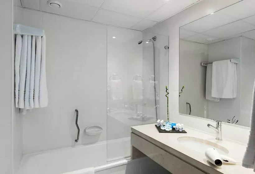 اتاق پرمیوم با چشم‌انداز دریا, Tryp by Wyndham Lisboa Caparica Mar