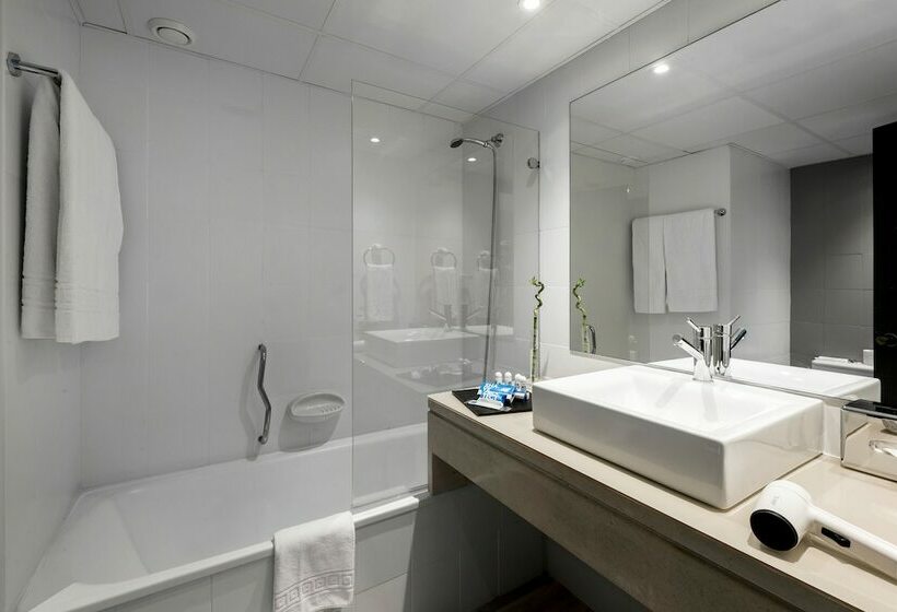 اتاق پرمیوم با چشم‌انداز دریا, Tryp by Wyndham Lisboa Caparica Mar