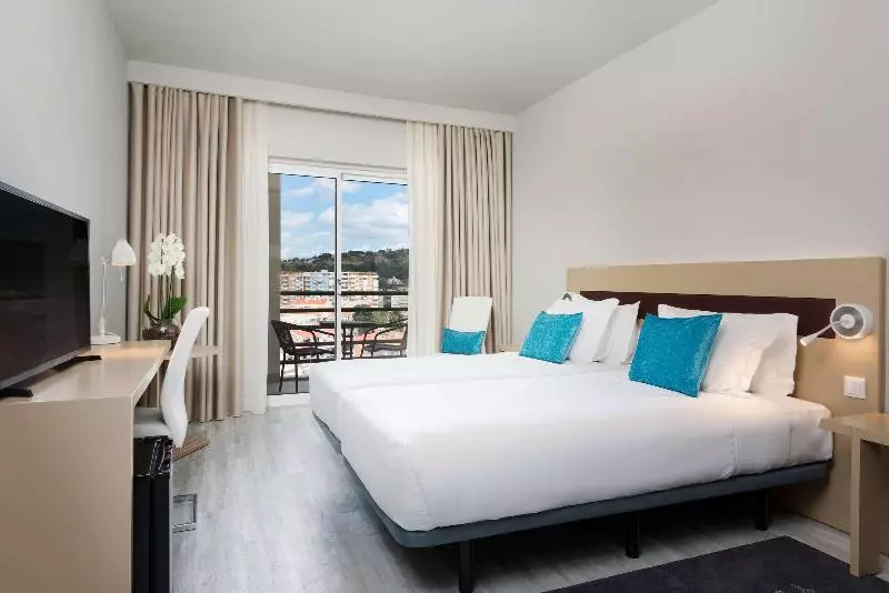 اتاق استاندارد با چشم‌انداز شهر, Tryp by Wyndham Lisboa Caparica Mar