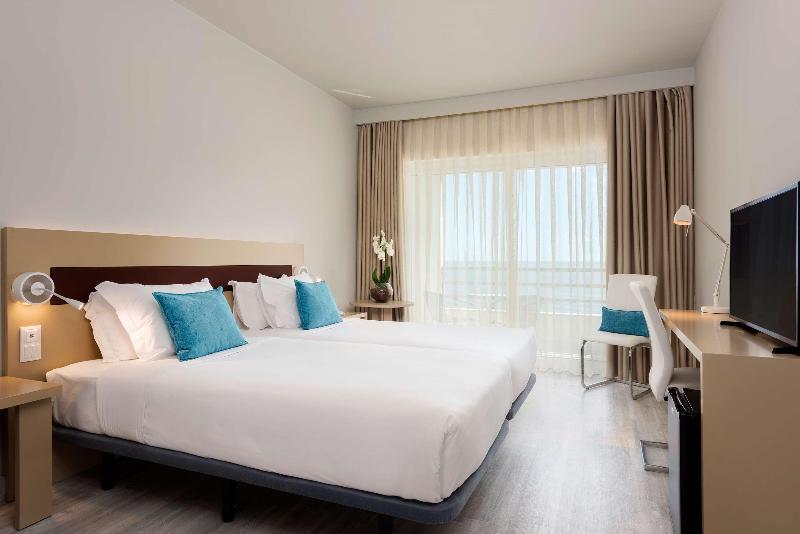 اتاق استاندارد با چشم‌انداز دریا, Tryp by Wyndham Lisboa Caparica Mar