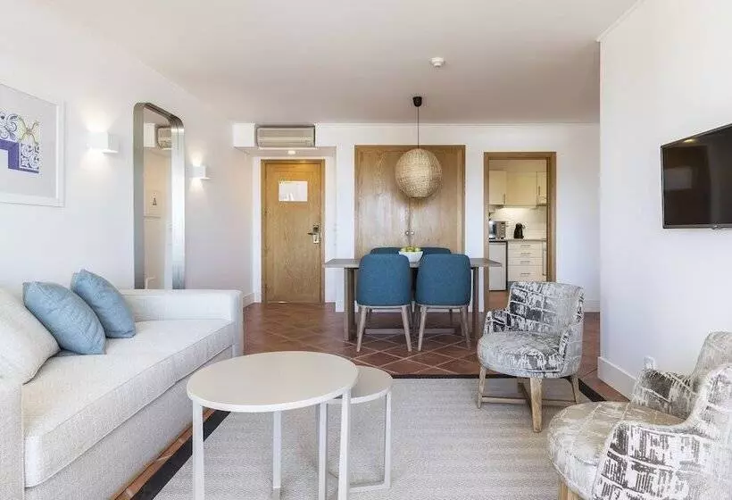 2 Bedroom Apartment Pool View, The Patio Suite