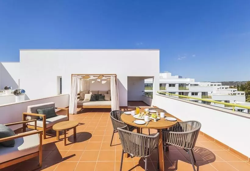 آپارتمان لوکس 2 خوابه, The Patio Suite