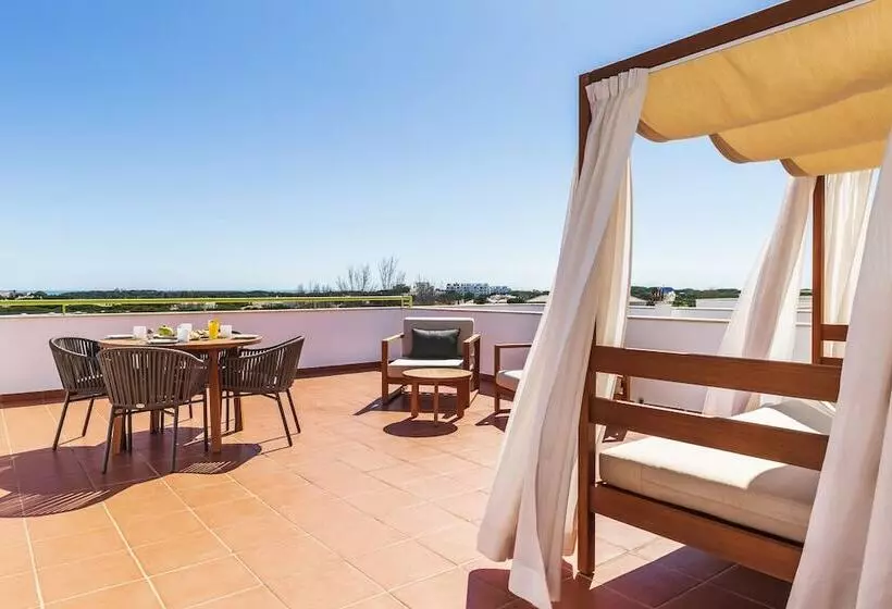 آپارتمان لوکس 2 خوابه, The Patio Suite